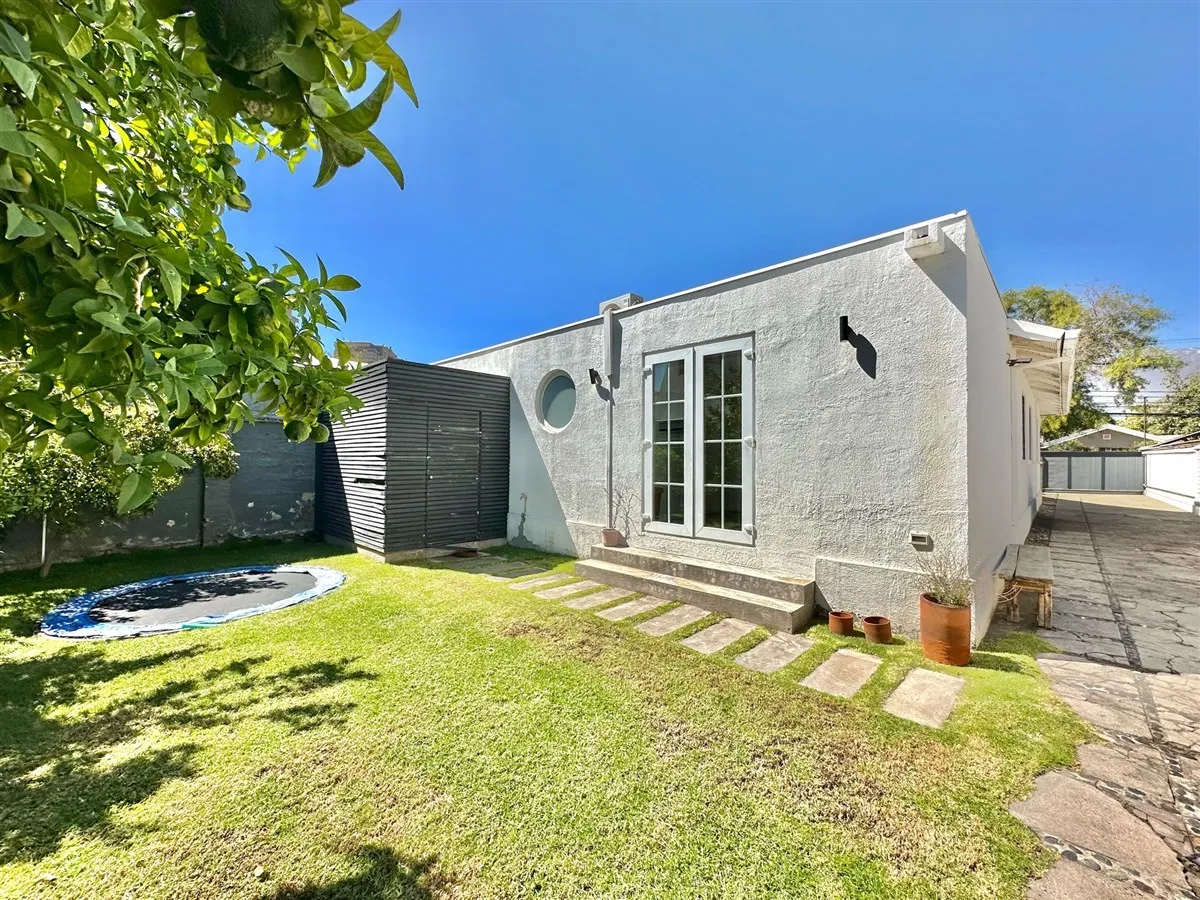 Casa remodelada y luminosa — sector Estadio Español